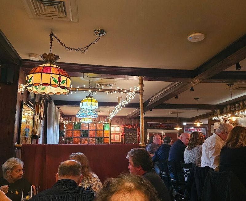 Red Wolfe Inn (White Township)