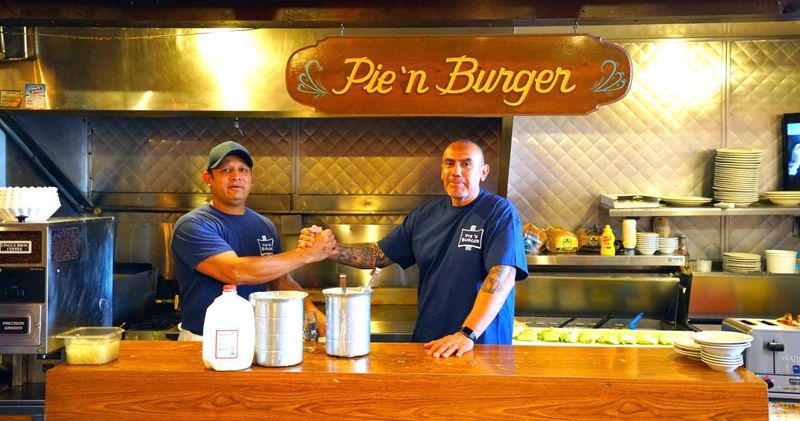Pie 'n Burger — Pasadena