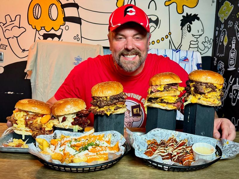 Johnny's Big Burger Massive Cheeseburger Experience