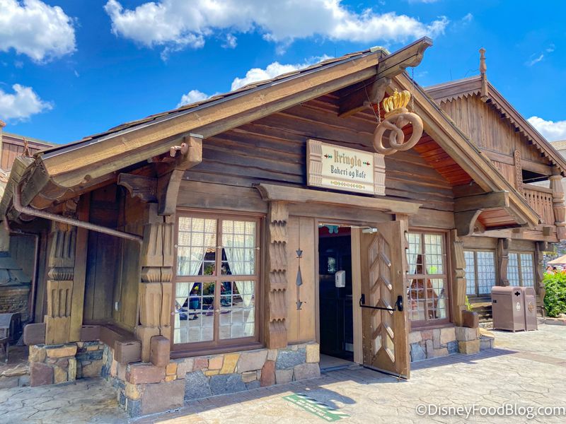 Frozen → Kringla Bakeri og Kafe (EPCOT, Norway Pavilion)