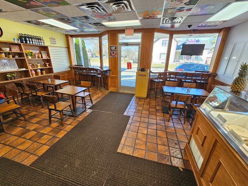 Village Ice Cream & Café – Dimondale