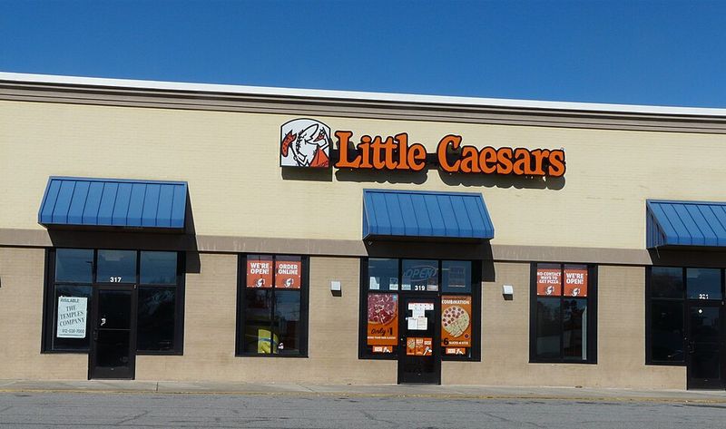 Little Caesars Hot-N-Ready Large Pizza