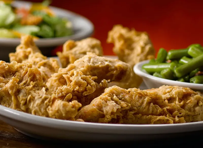 Texas Roadhouse — Early Dine (Commonly around $10.99–$11.99 in 2025)