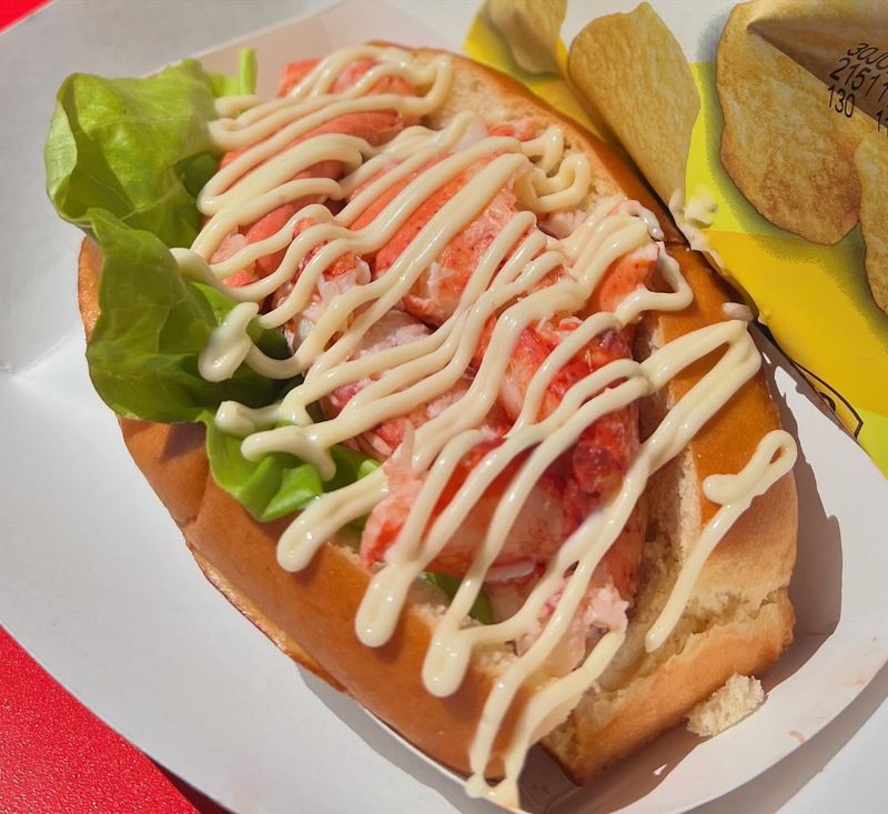 DiMillo's on the Roll (food stand/truck)
