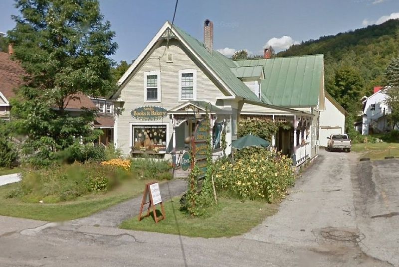 Sandy's Books & Bakery – Rochester, VT