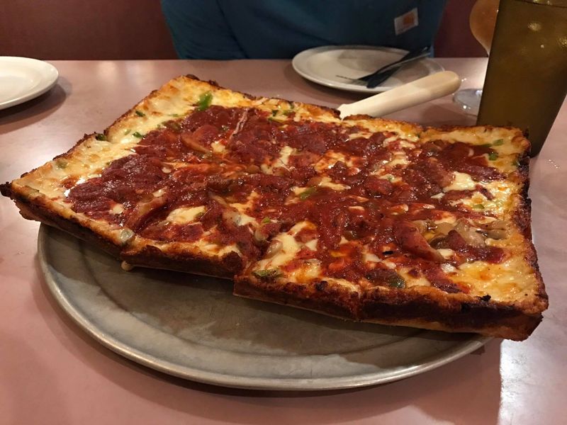 Loui's Pizza — Hazel Park