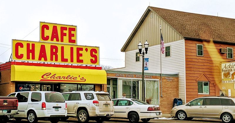 Charlie's Café — Freeport