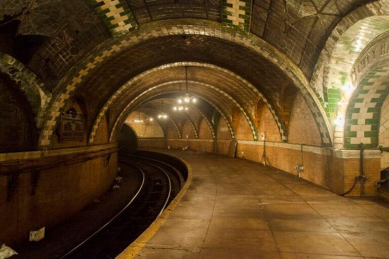 New York's Hidden Platform of Power: The Secret Tracks of Track 61 - 4 ...