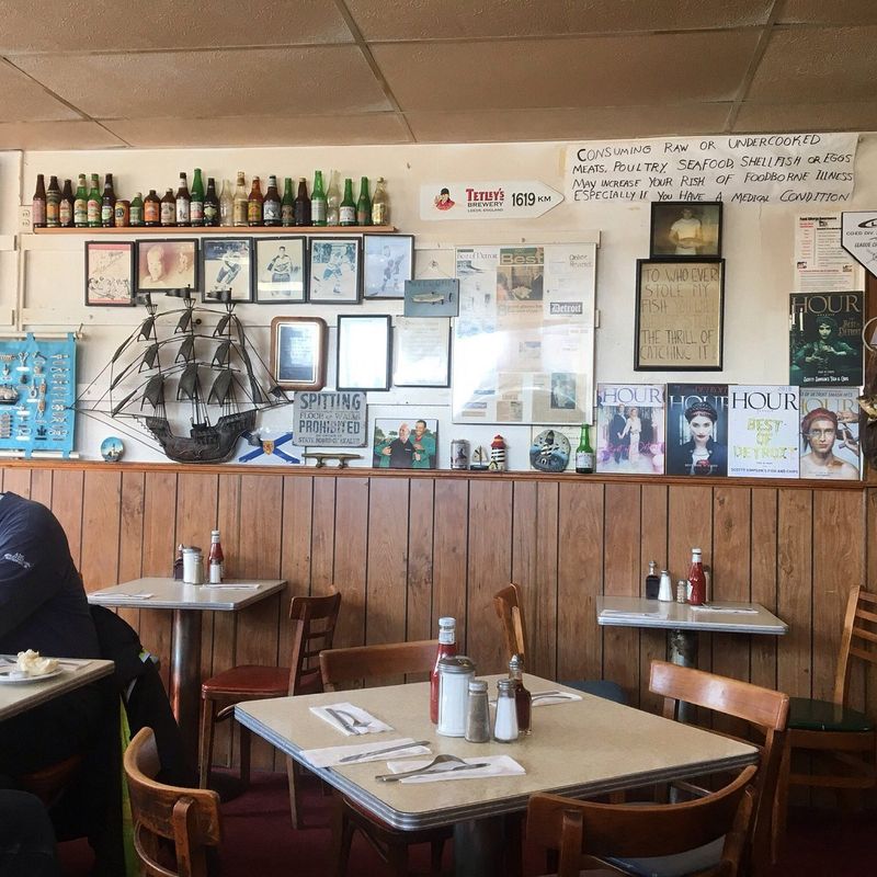 Scotty Simpsons Fish & Chips (Detroit, MI)