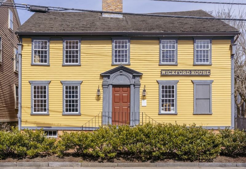 Artists Actually Live Here