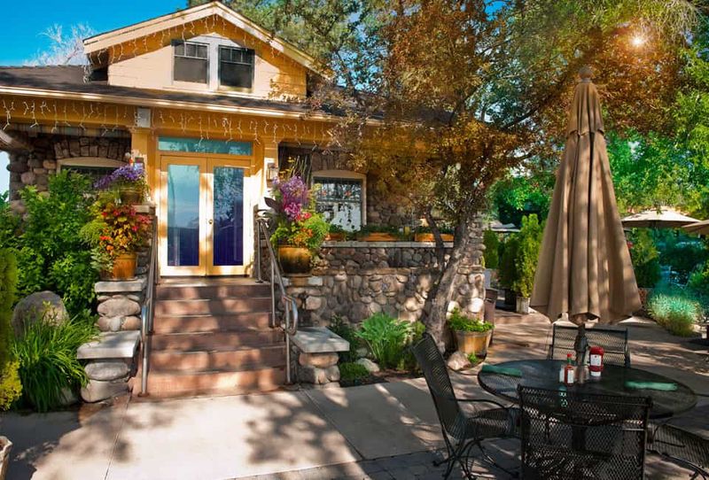 Stone House Café (S. Arlington Ave.)