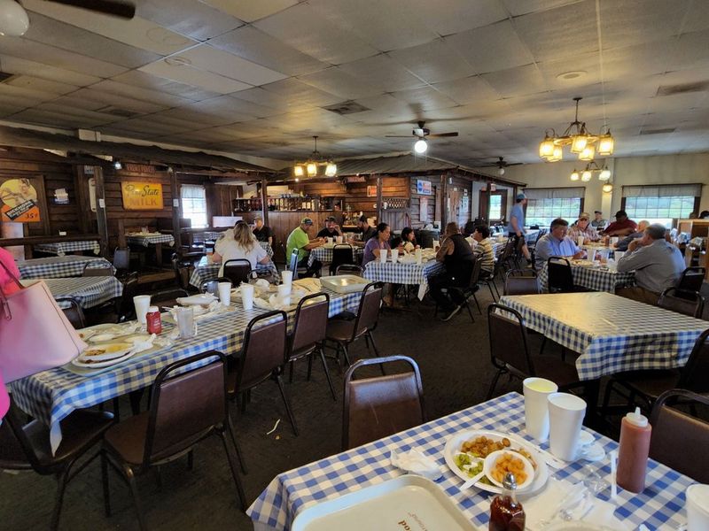Ron's Barn Barbecue & Seafood — Coats