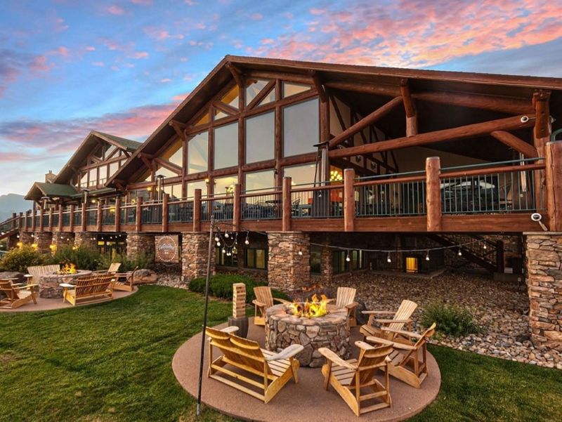 The Dunraven – Estes Park