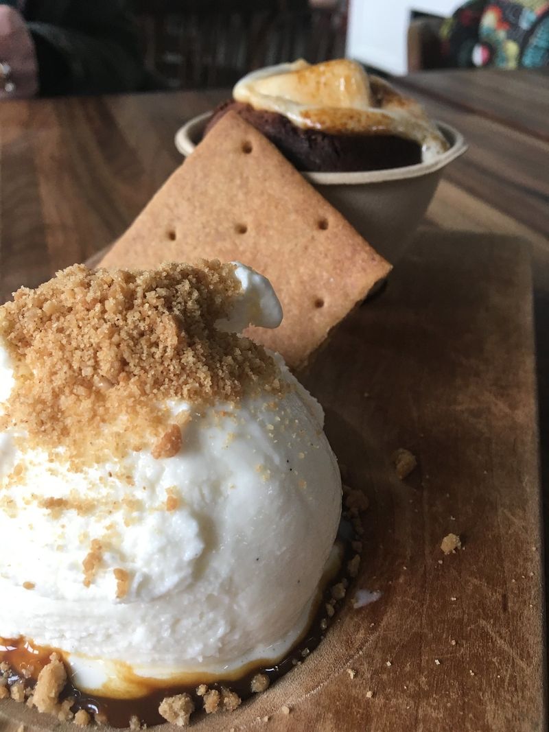 Hot Cakes Molten Chocolate Cakery: Seattle's Sweet Morning Indulgence