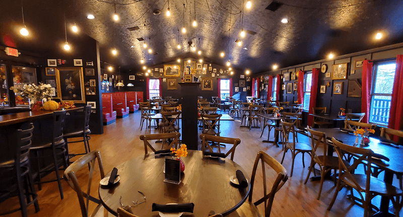 The Copper Mug Bar & Grille at Landoll's Mohican Castle – Loudonville