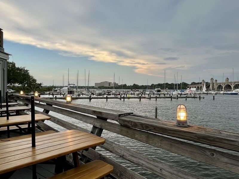 Nick's Fish House — Baltimore Peninsula (Middle Branch)