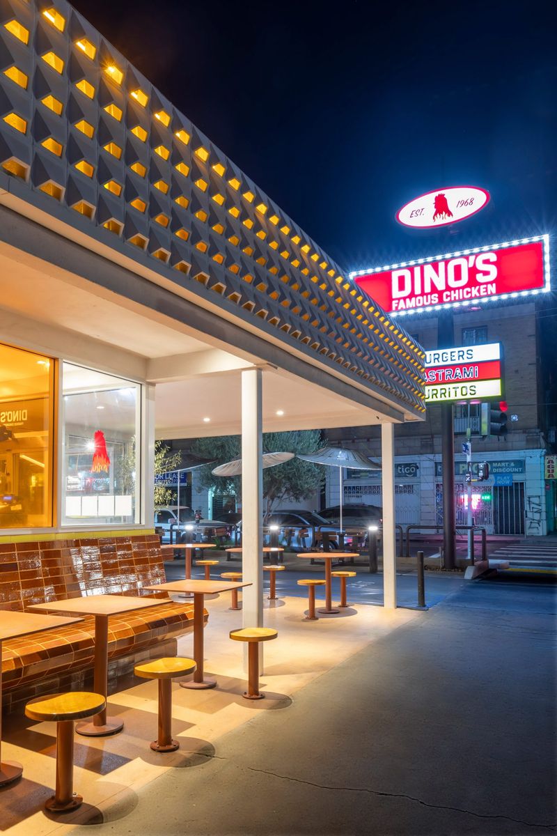 Dino's Famous Chicken (Los Angeles, Pico-Union)