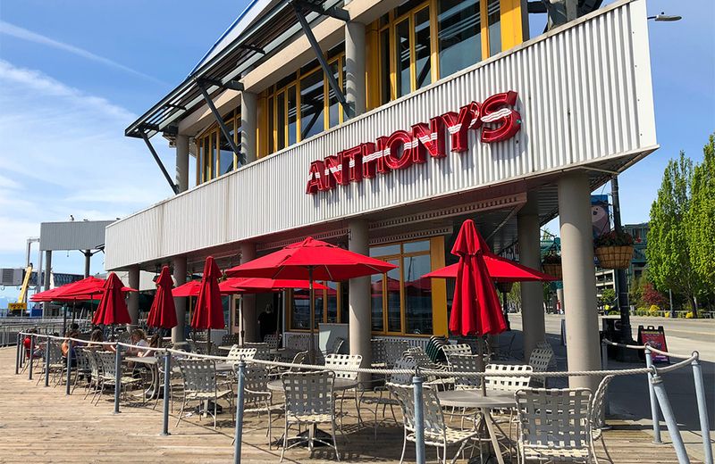 Anthony's Fish Bar (Pier 66) — a straight-up street-level fish bar