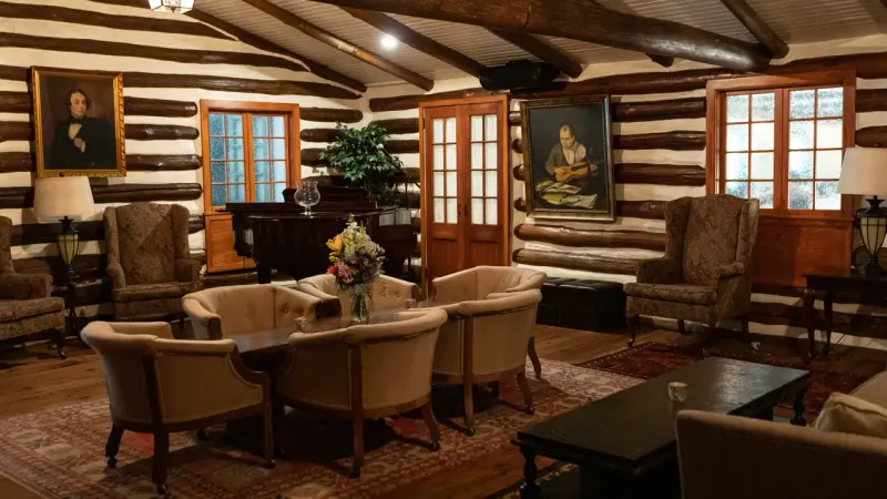 The Log Cabin Restaurant – Leola (Lancaster County)