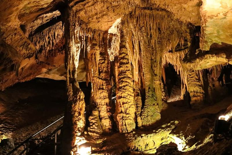 Tuckaleechee Caverns – Tennessee
