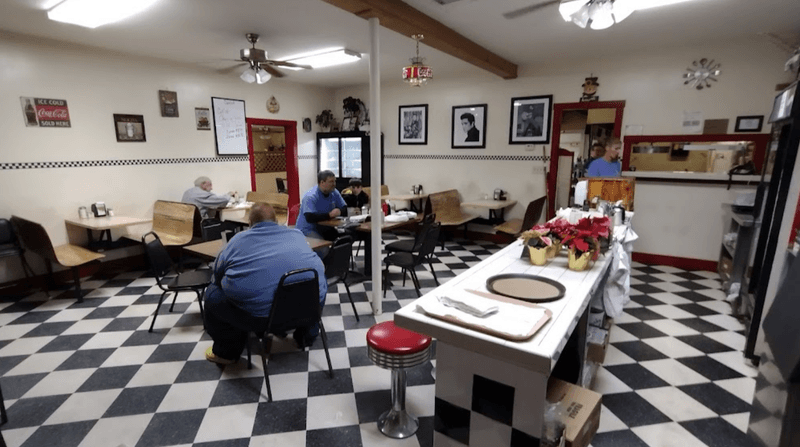 Town & Country Café – Florence, KS
