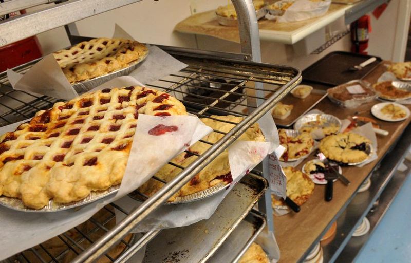 Crane's Pie Pantry Restaurant & Winery – Fennville