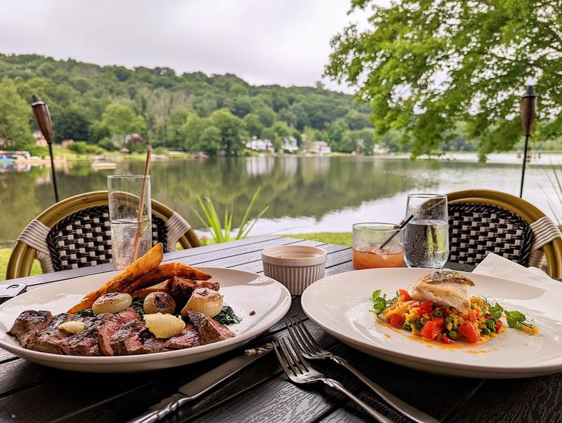 Andre’s Lakeside Dining (Sparta)