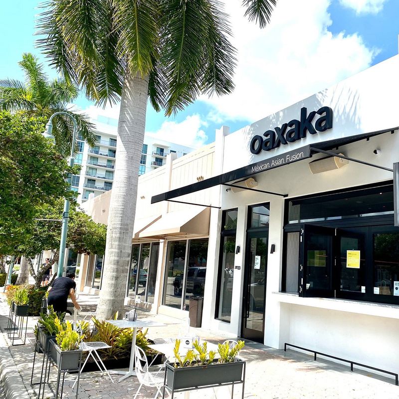 Oaxaka (Mexican + Asian Fusion) — Fun mash-up (bowls, tacos, sushi-inspired bites) in Downtown Hollywood