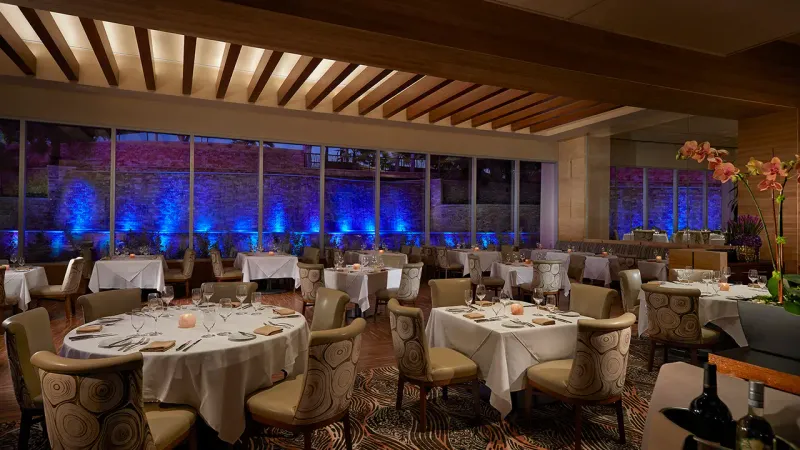 Council Oak Steaks & Seafood (Seminole Hard Rock) — Prime steaks, in-house butcher & dry-aging room