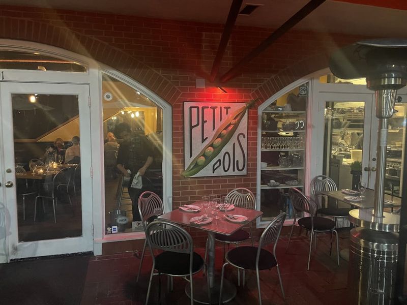 Petit Pois Restaurant