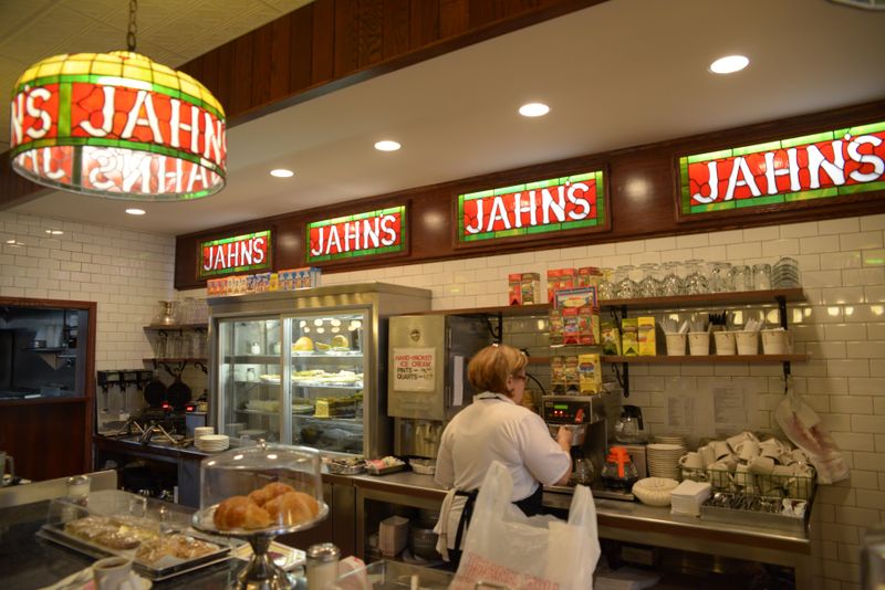 Jahn's Ice Cream Parlor (Queens, Jackson Heights)
