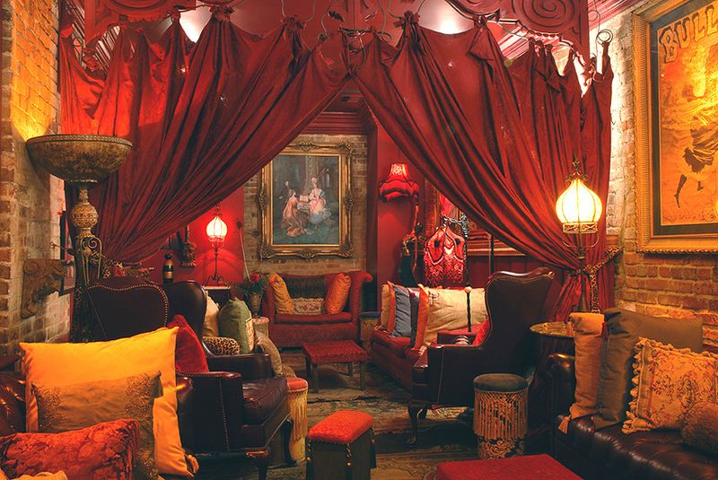 Muriel's Séance Lounge