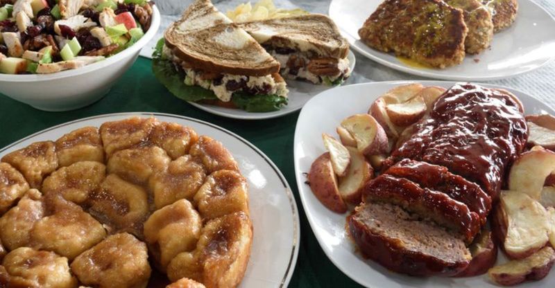 Local Eateries and Cafés