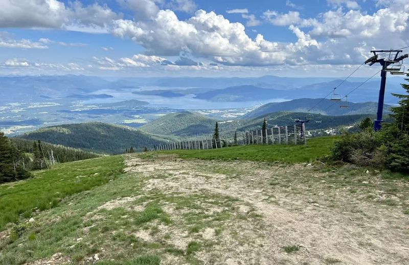 Hiking Trails with a View (and a Breeze)