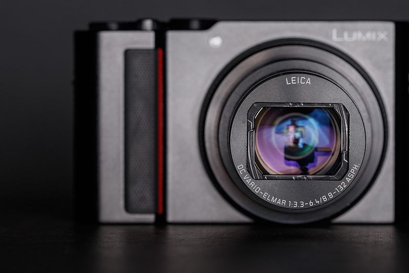 Panasonic ZS200 (TZ200)