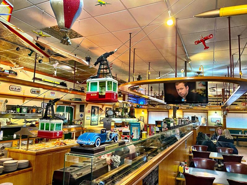 Ollie's Station Restaurant (Southwest Blvd)