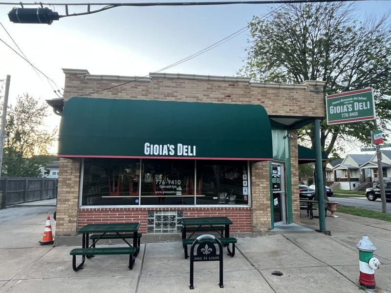 Gioia’s Deli