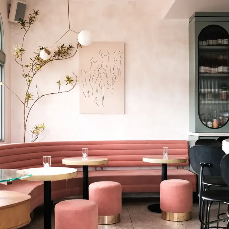 Jeune et Jolie (Carlsbad, San Diego County)