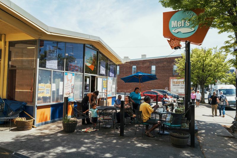 Mel’s Café (Charlottesville)