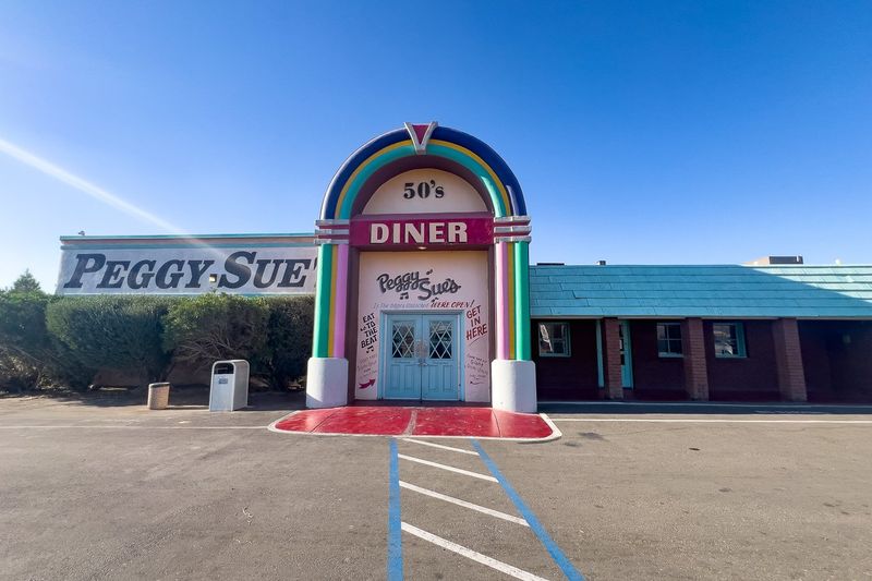 Peggy Sue’s 50’s Diner – Yermo