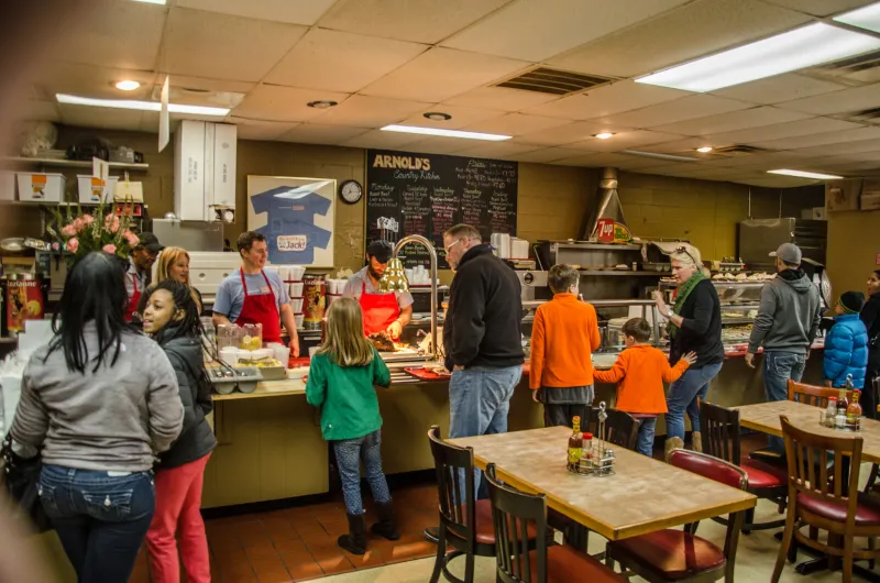Arnold's Country Kitchen: Blue Plate Specials That Stand the Test of Time