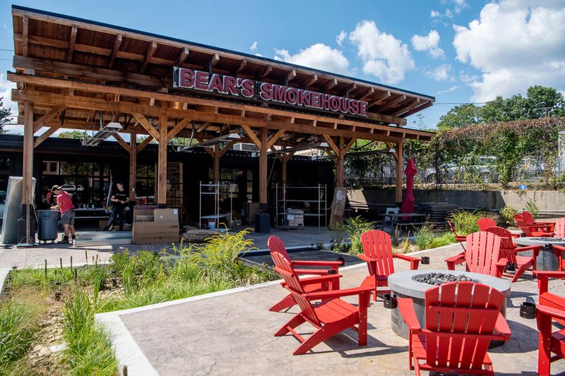 Bear’s Smokehouse Barbecue - South Asheville