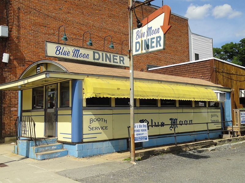 Blue Moon Diner in Gardner