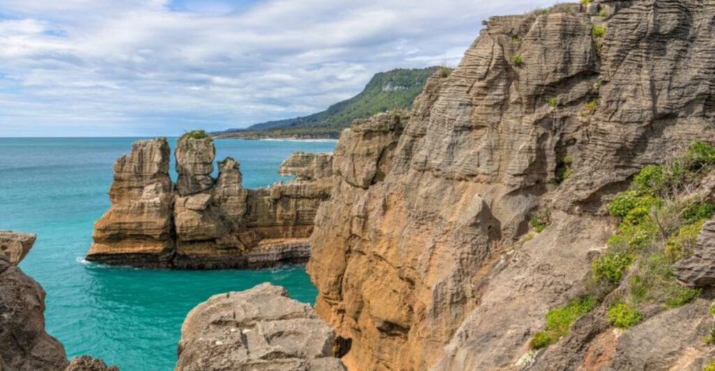 New Research Confirms and Maps Zealandia — Earth’s Submerged ‘Eighth Continent’- 4 things about