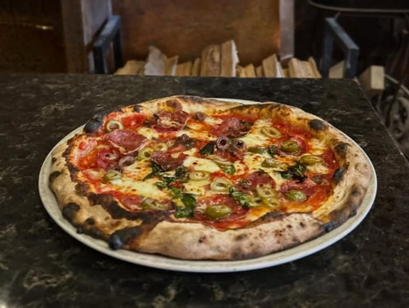Aquila Pizza al Forno - Little Falls