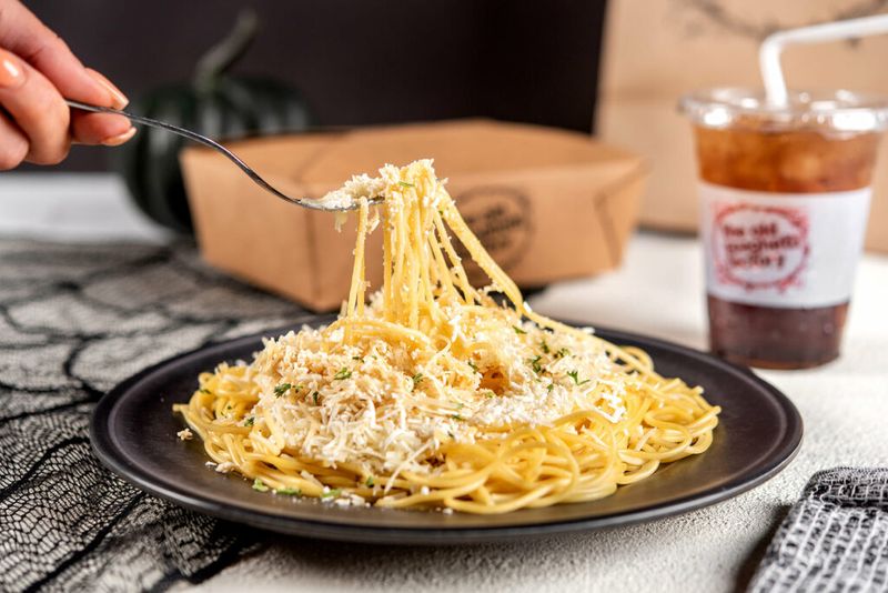 The Old Spaghetti Factory (≈33–49 locations, West-leaning)