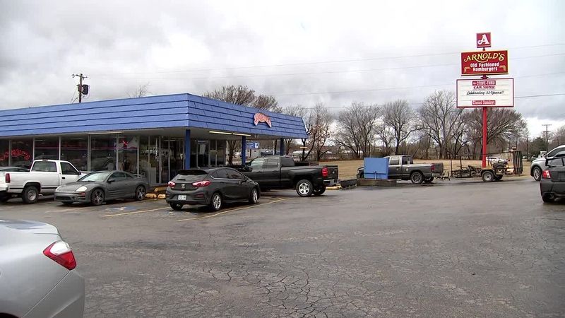Arnold's Old Fashioned Hamburgers (Southwest Blvd)