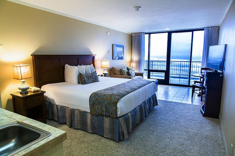 Oceanfront Rooms with Spectacular Views