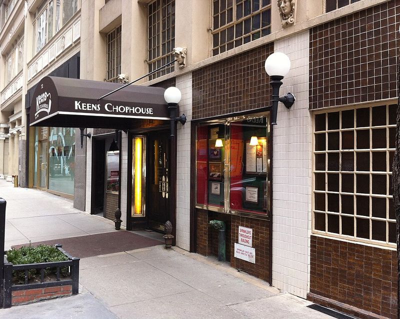 Keens Steakhouse (1885) – Garment District