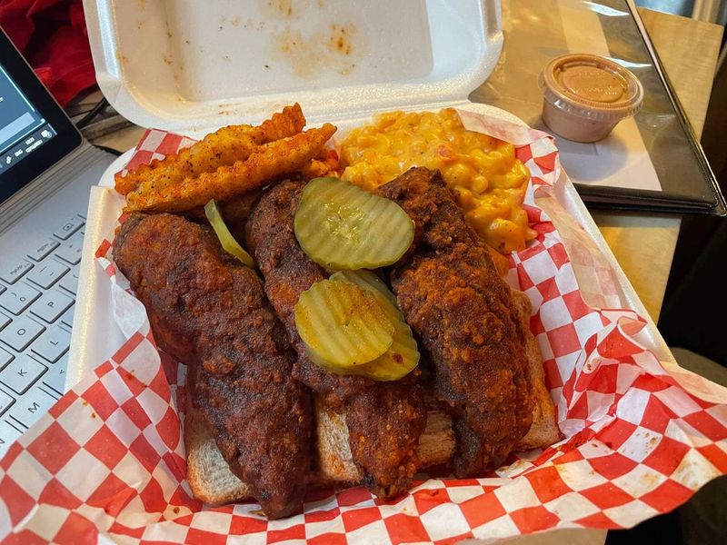 Red's 615 Kitchen (Nashville, TN) — Chef-Driven Crunch